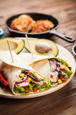 Tortilla maddeler karışımı ile