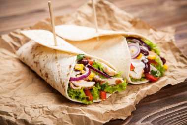 Tortilla maddeler karışımı ile