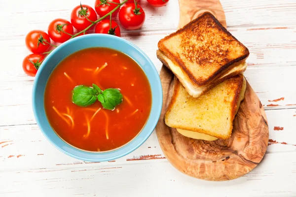 Zuppa di pomodoro e basilico — Foto Stock