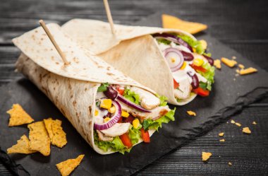 Tortilla maddeler karışımı ile