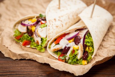 Tortilla maddeler karışımı ile