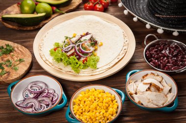 Tortilla maddeler karışımı ile