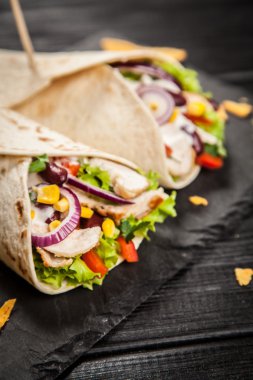 Tortilla maddeler karışımı ile