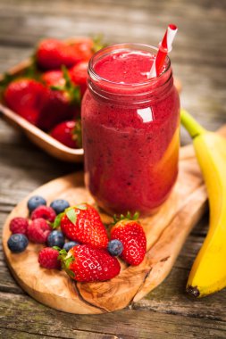 taze berry smoothie