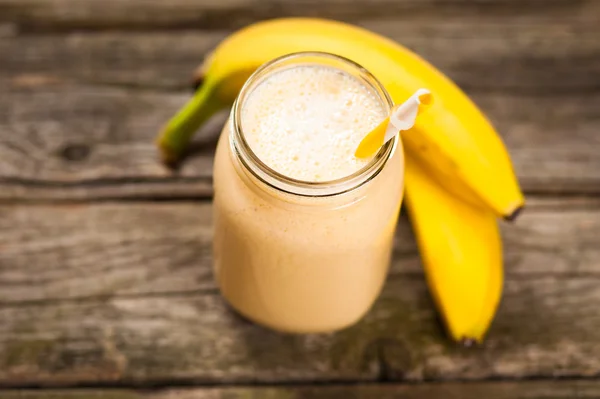 Frischer Bananenshake — Stockfoto