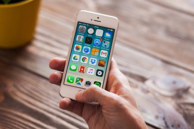 Apple iPhone SE