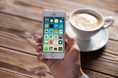 Apple iPhone SE
