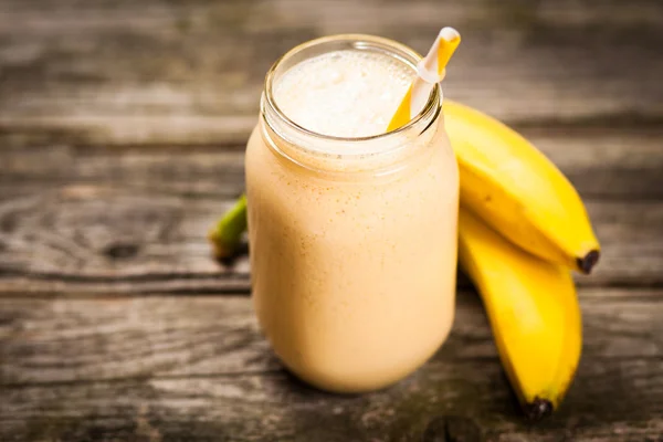 Frischer Bananenshake — Stockfoto