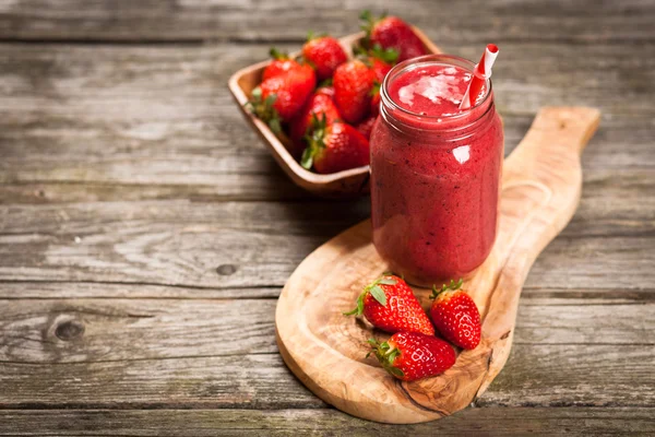 Batido de fresa fresca —  Fotos de Stock