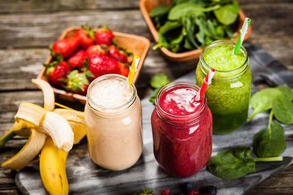 Milkshakes and smoothies — Stock Photo, Image