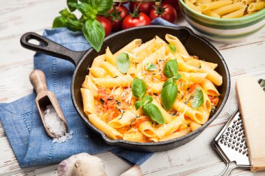 Geleneksel penne makarna