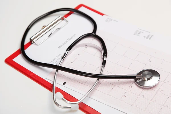 Medical report and cardiogram — Stock Photo, Image