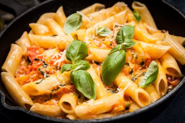 Geleneksel penne makarna