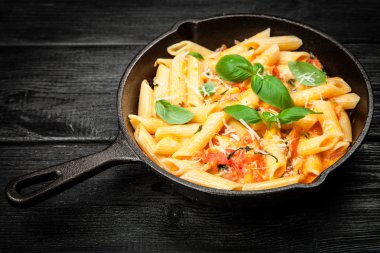 Geleneksel penne makarna