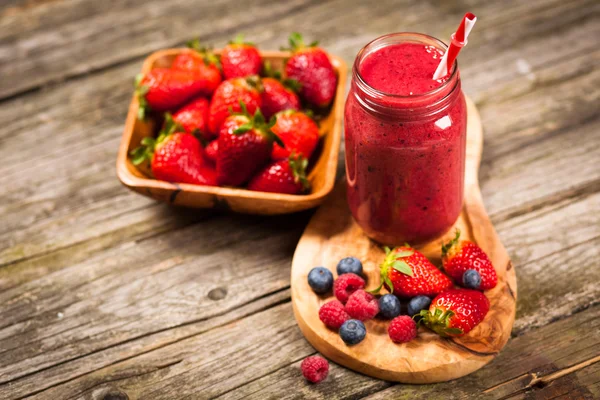 Świeże jagody smoothie — Zdjęcie stockowe