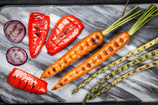 Assortiment de légumes grillés — Photo