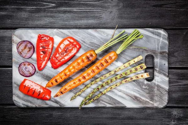 Assortiment de légumes grillés — Photo