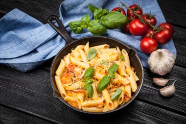 Geleneksel penne makarna