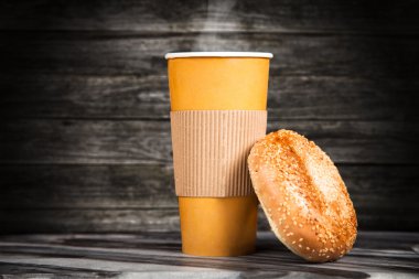 Pastırma ve yumurta ile simit