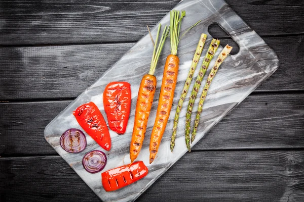 Assortiment van gegrilde groenten — Stockfoto