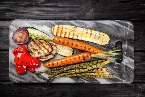 Assortiment de légumes grillés — Photo