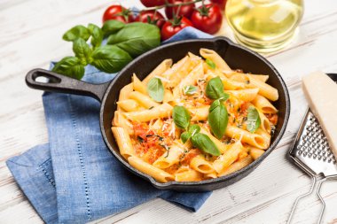 Geleneksel penne makarna