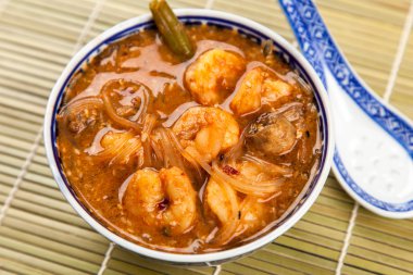 Asya karides çorbası