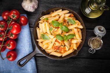 Geleneksel penne makarna