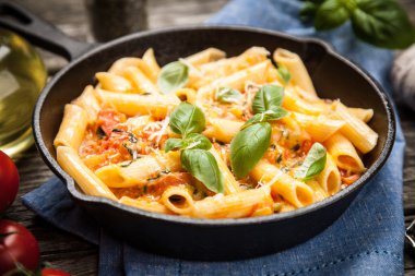 Geleneksel penne makarna