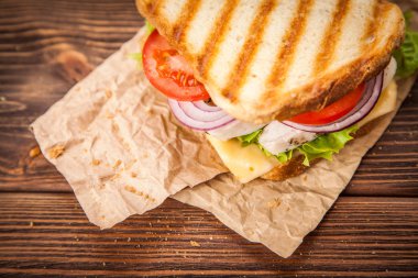 ızgara tavuklu sandviç