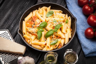 Geleneksel penne makarna