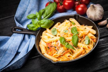 Geleneksel penne makarna