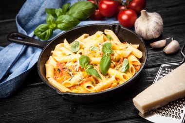 Geleneksel penne makarna