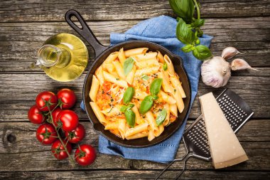 Geleneksel penne makarna