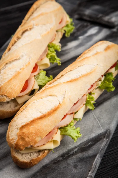 Gegrilde Panini-broodje — Stockfoto