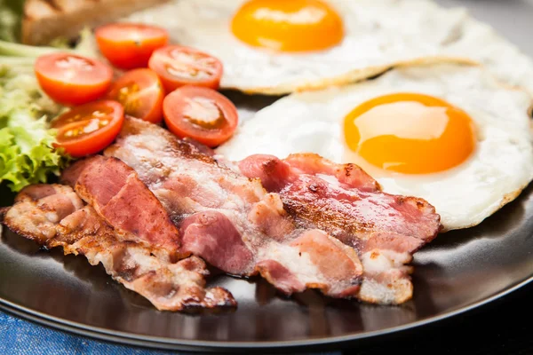 Traditionell frukost på ett fat — Stockfoto