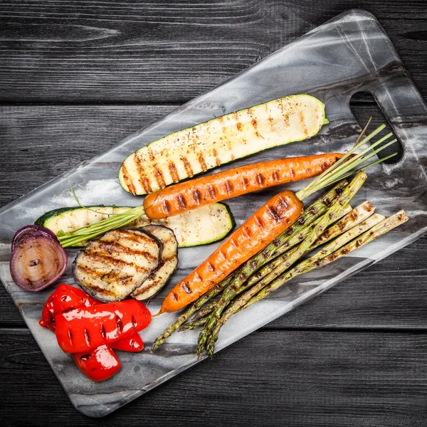 Surtido de verduras a la parrilla —  Fotos de Stock