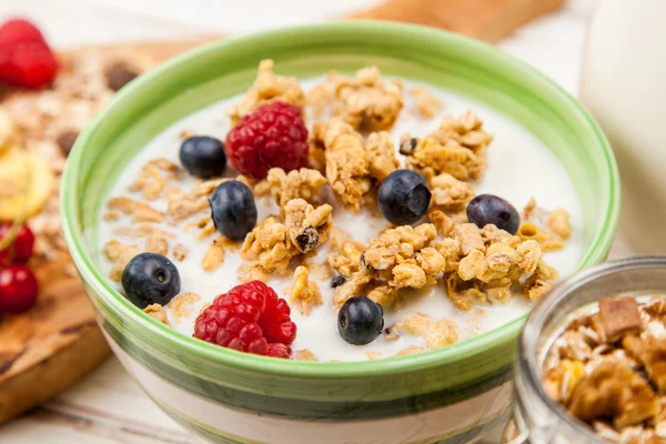 Muesli met bessen — Stockfoto