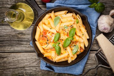 Geleneksel penne makarna