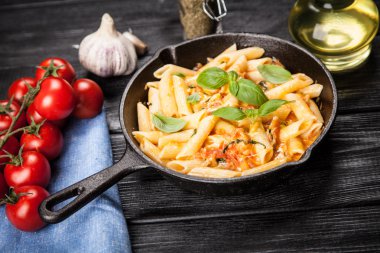 Geleneksel penne makarna