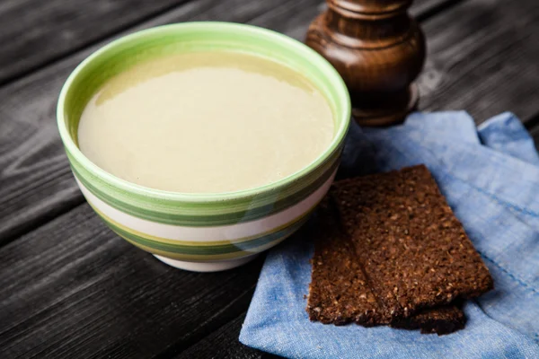 Sopa de creme de espargos — Fotografia de Stock