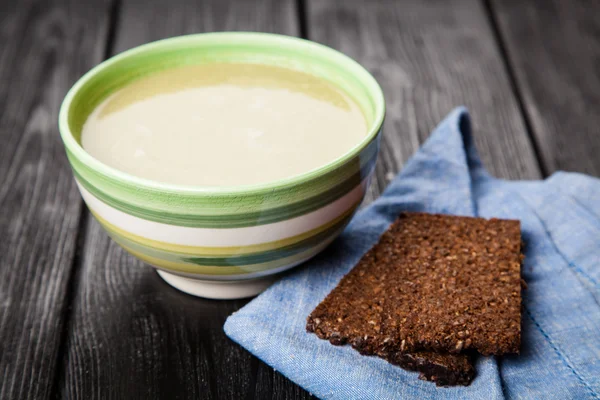 Soupe à la crème aux asperges — Photo