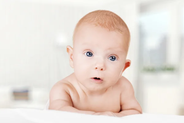 Retrato de una niña — Foto de Stock