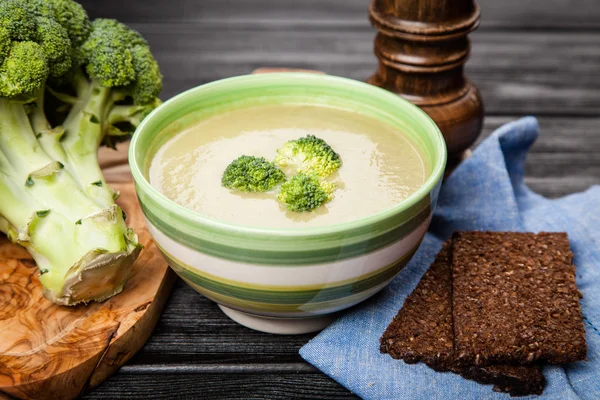 Tigela de sopa de brócolis — Fotografia de Stock