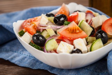 leziz Yunan salatası