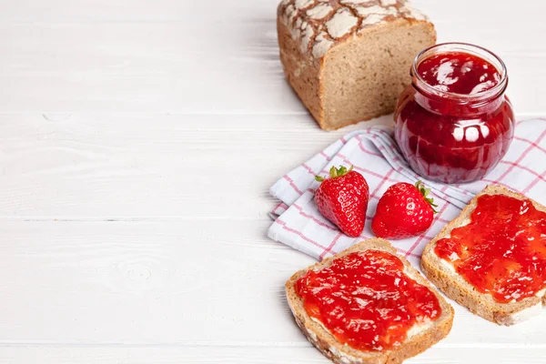 Delicious strawberry jam — Stock Photo, Image
