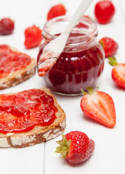 Delicious strawberry jam — Stock Photo, Image