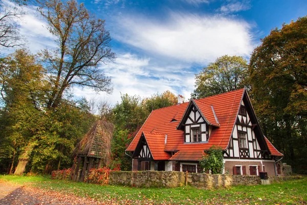 Altes deutsches Landhaus — Stockfoto