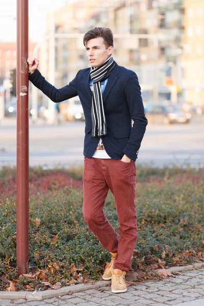 Young handsome man in the city — Stock Photo, Image