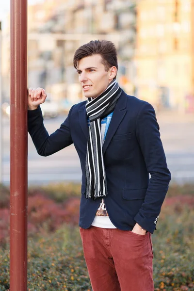 Young handsome man in the city — Stock Photo, Image